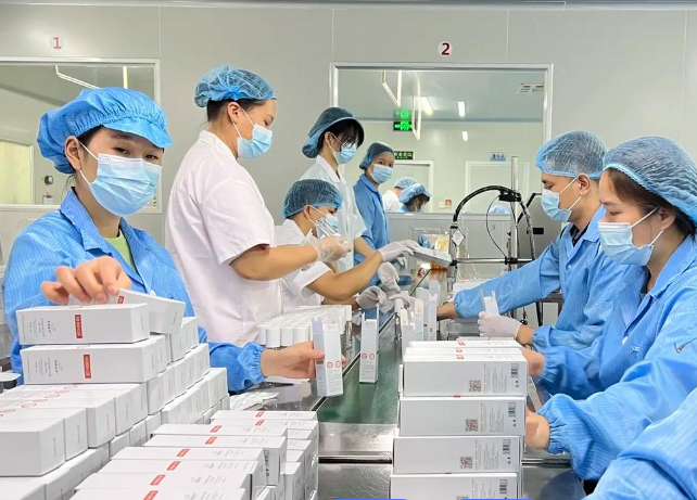 成品包装流水线：专业质检团队逐盒检验